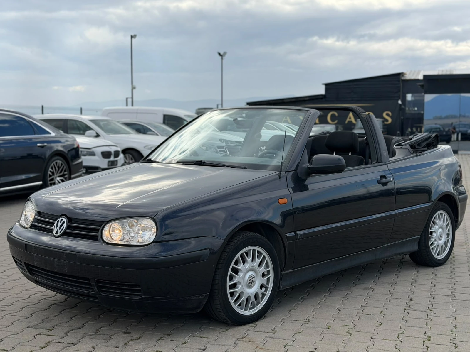VW Golf / 1.6I / GAS / KARMANN /