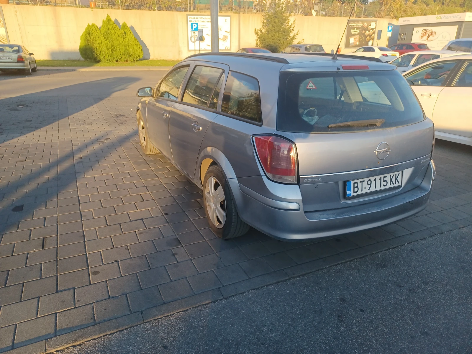 Opel Astra 1, 6, снимка 3 - Автомобили и джипове - 56645024