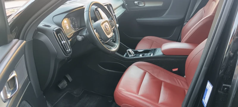 Volvo XC40, снимка 6 - Автомобили и джипове - 48383349