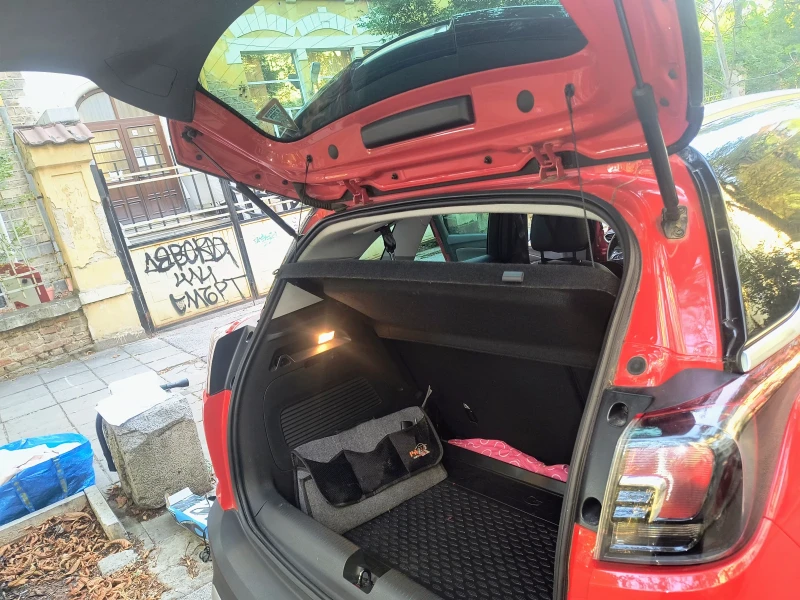 Opel Crossland X Turbo, снимка 10 - Автомобили и джипове - 52493138