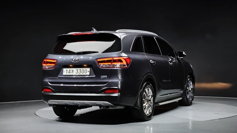 Kia Sorento 2.0CRDI/4x4/Пълна сервизна !!!, снимка 2 - Автомобили и джипове - 53355286