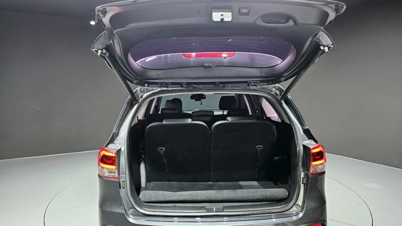 Kia Sorento 2.0CRDI/4x4/Пълна сервизна !!!, снимка 17 - Автомобили и джипове - 53355286