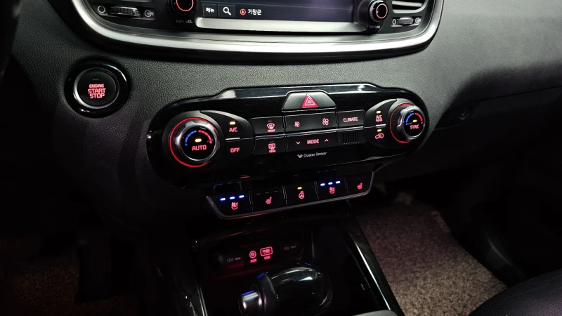 Kia Sorento 2.0CRDI/4x4/Пълна сервизна !!!, снимка 13 - Автомобили и джипове - 53355286