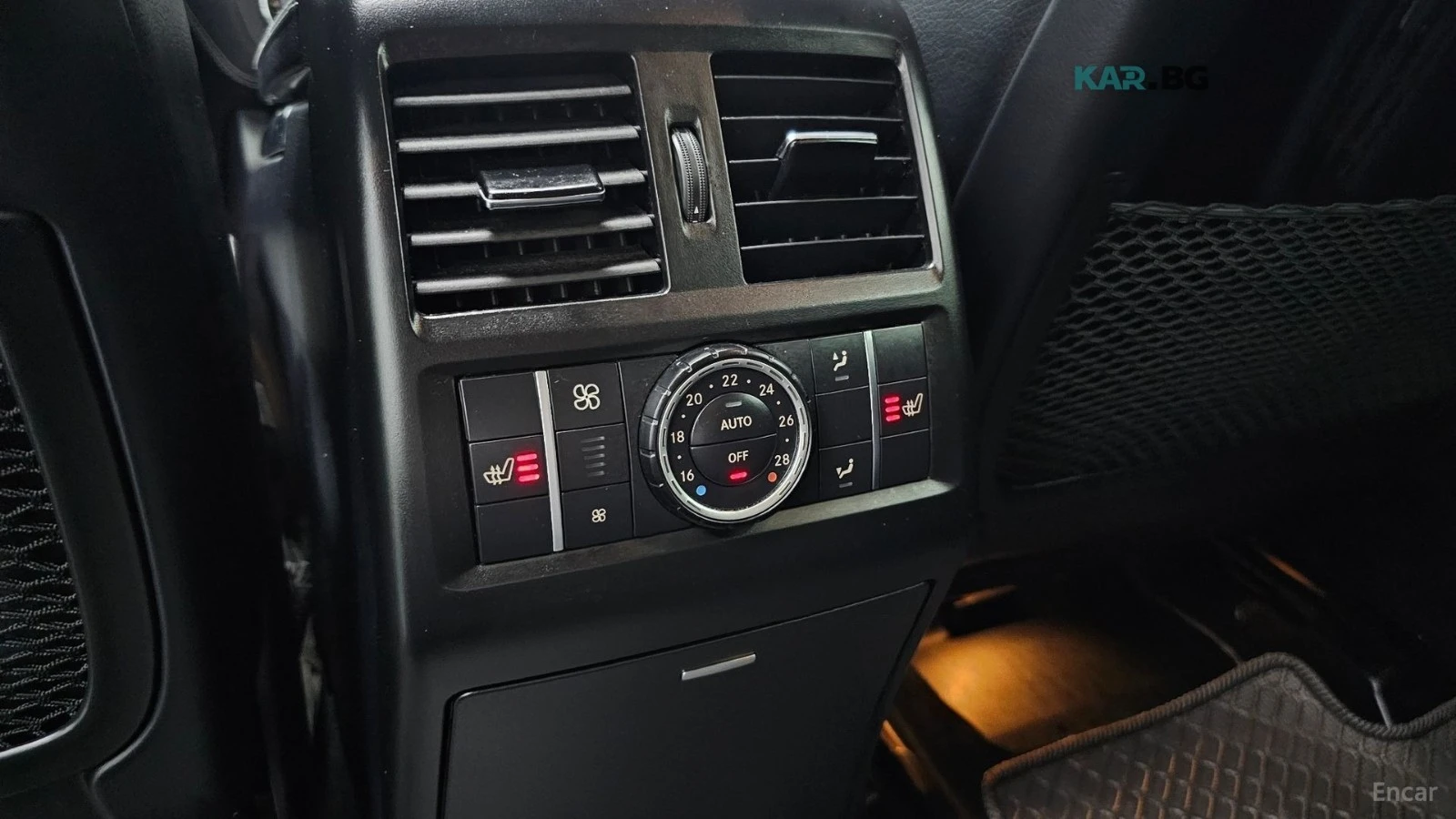 Mercedes-Benz ML 63 AMG 4MATIC/LANE DEPARTURE/DRIVER ASSIST, снимка 16 - Автомобили и джипове - 54763731