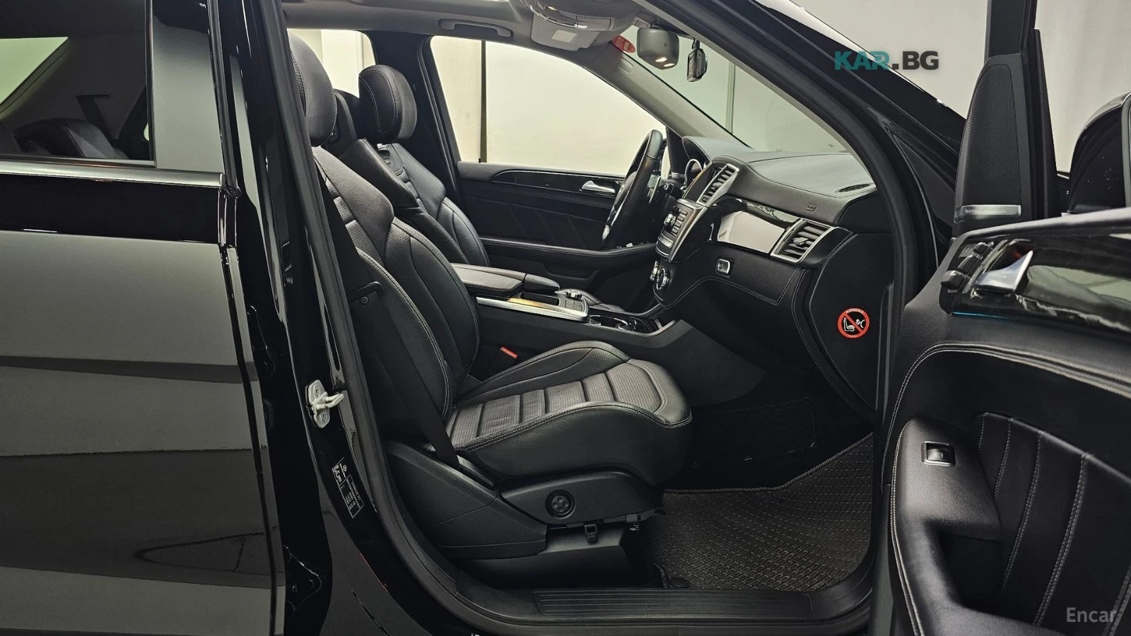 Mercedes-Benz ML 63 AMG 4MATIC/LANE DEPARTURE/DRIVER ASSIST, снимка 9 - Автомобили и джипове - 54763731