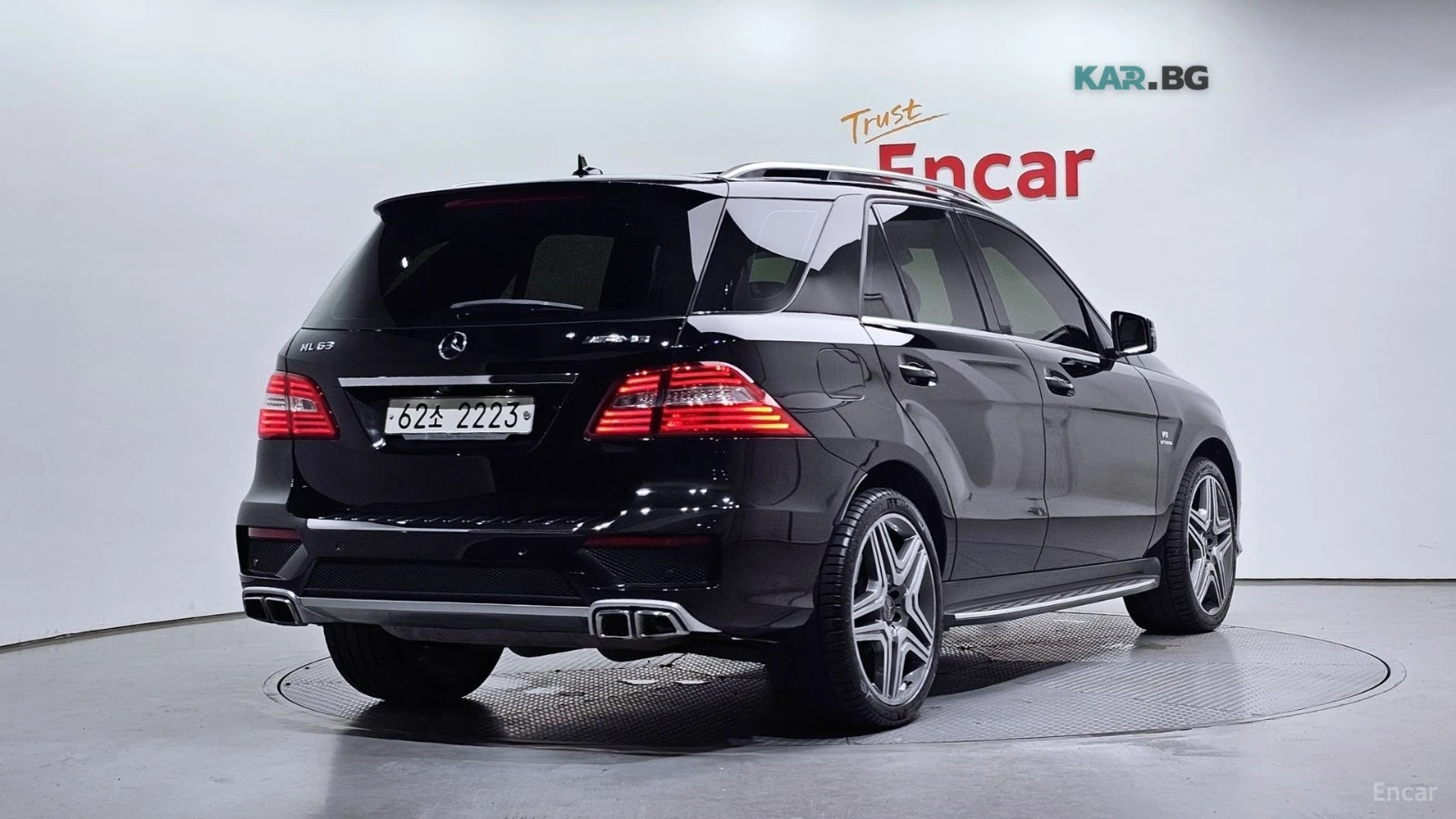 Mercedes-Benz ML 63 AMG 4MATIC/LANE DEPARTURE/DRIVER ASSIST, снимка 2 - Автомобили и джипове - 54763731