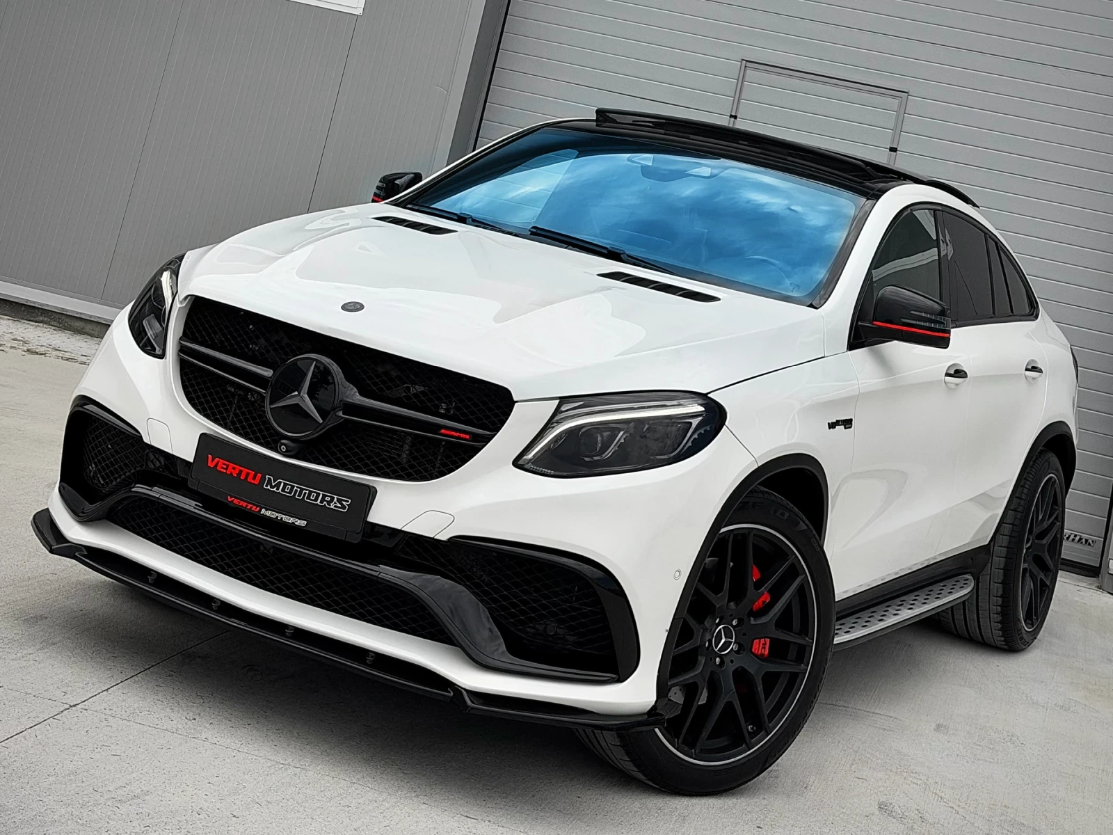 Mercedes-Benz GLE 63 S AMG PANORAMA / SPORT + / 3xTV / MEMORY / KEYLESS GO