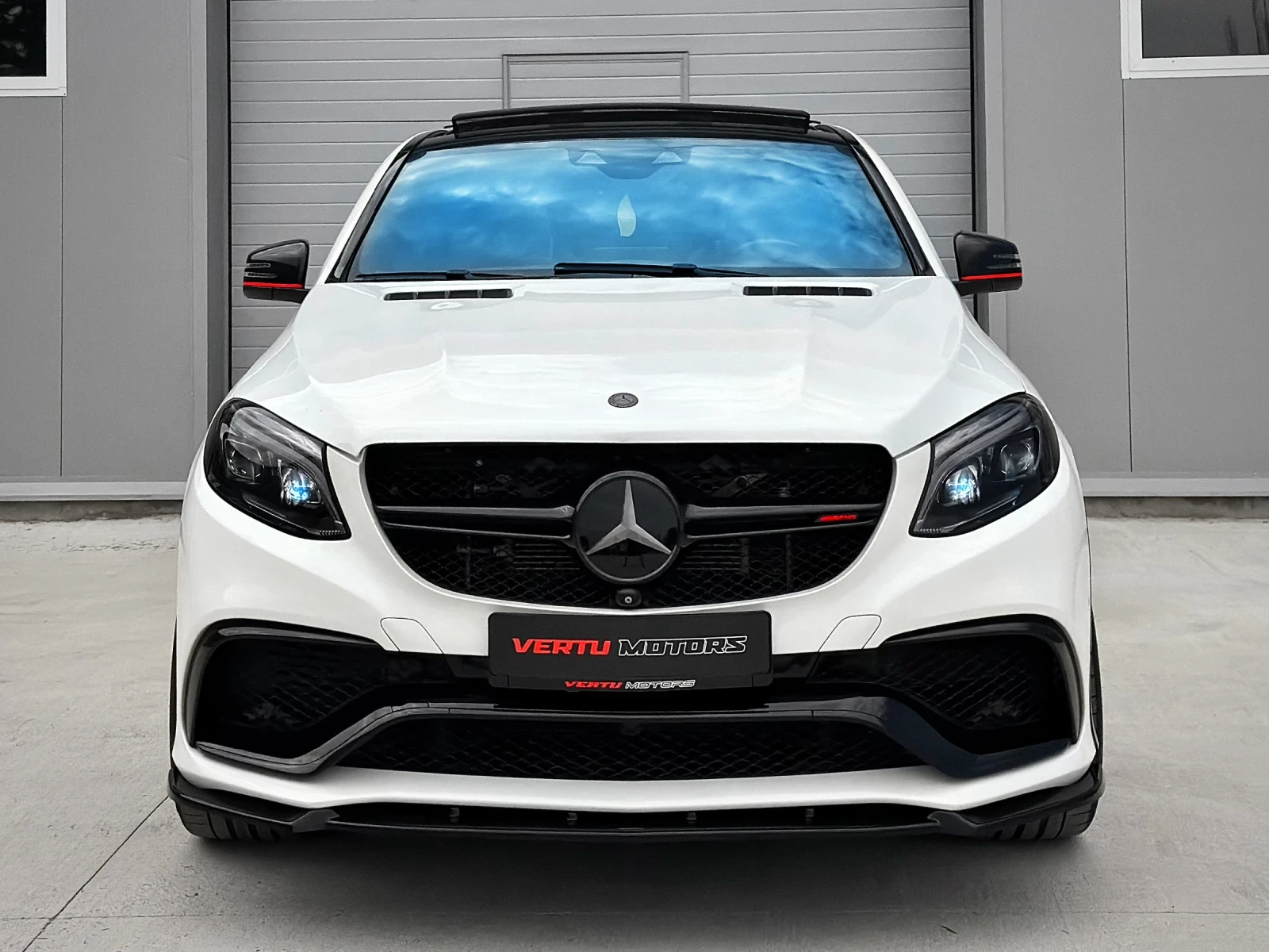 Mercedes-Benz GLE 63 S AMG PANORAMA / SPORT + / 3xTV / MEMORY / KEYLESS GO, снимка 2 - Автомобили и джипове - 55211977