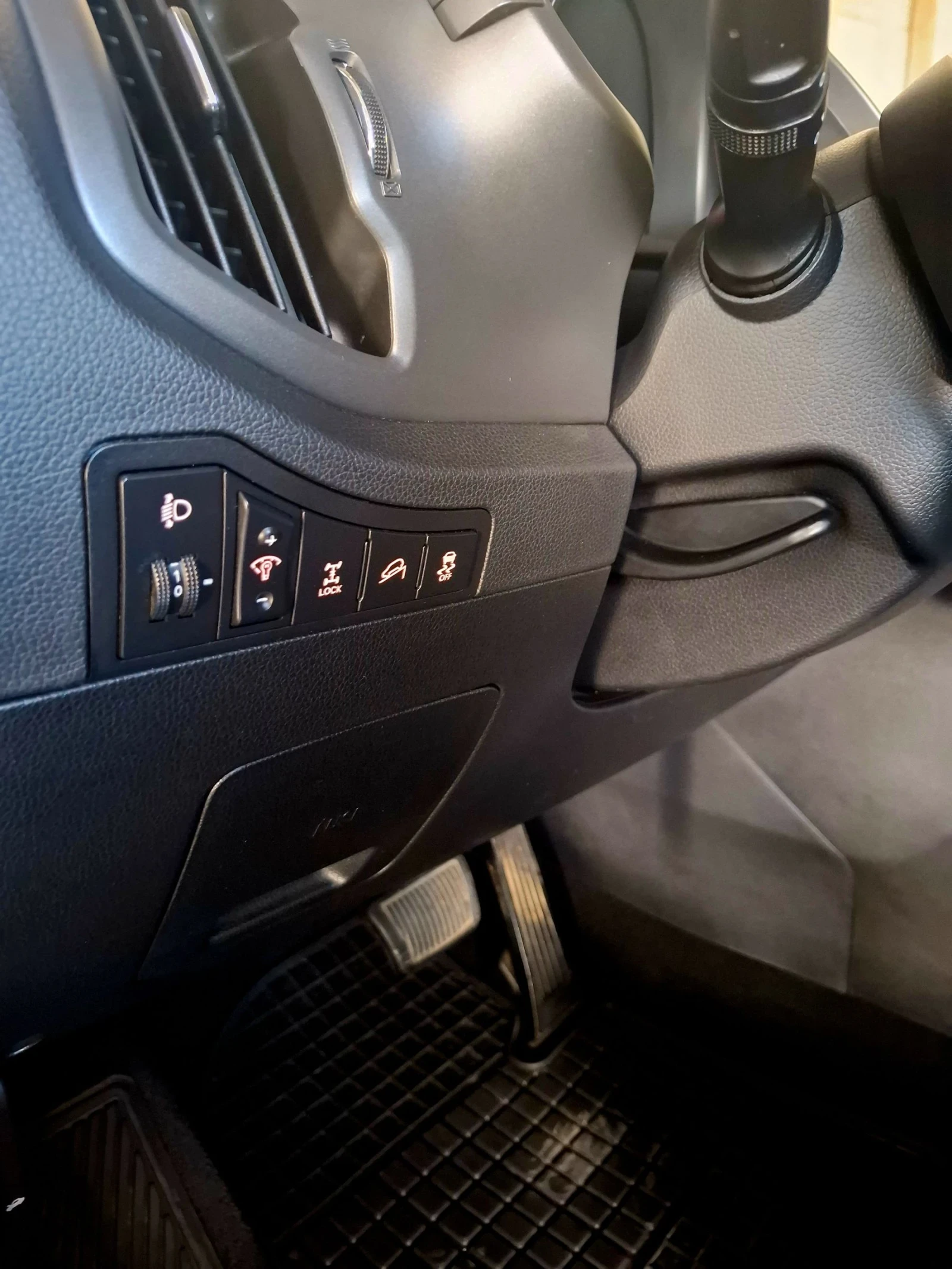 Kia Sportage 2.0 4х4, снимка 7 - Автомобили и джипове - 55298112