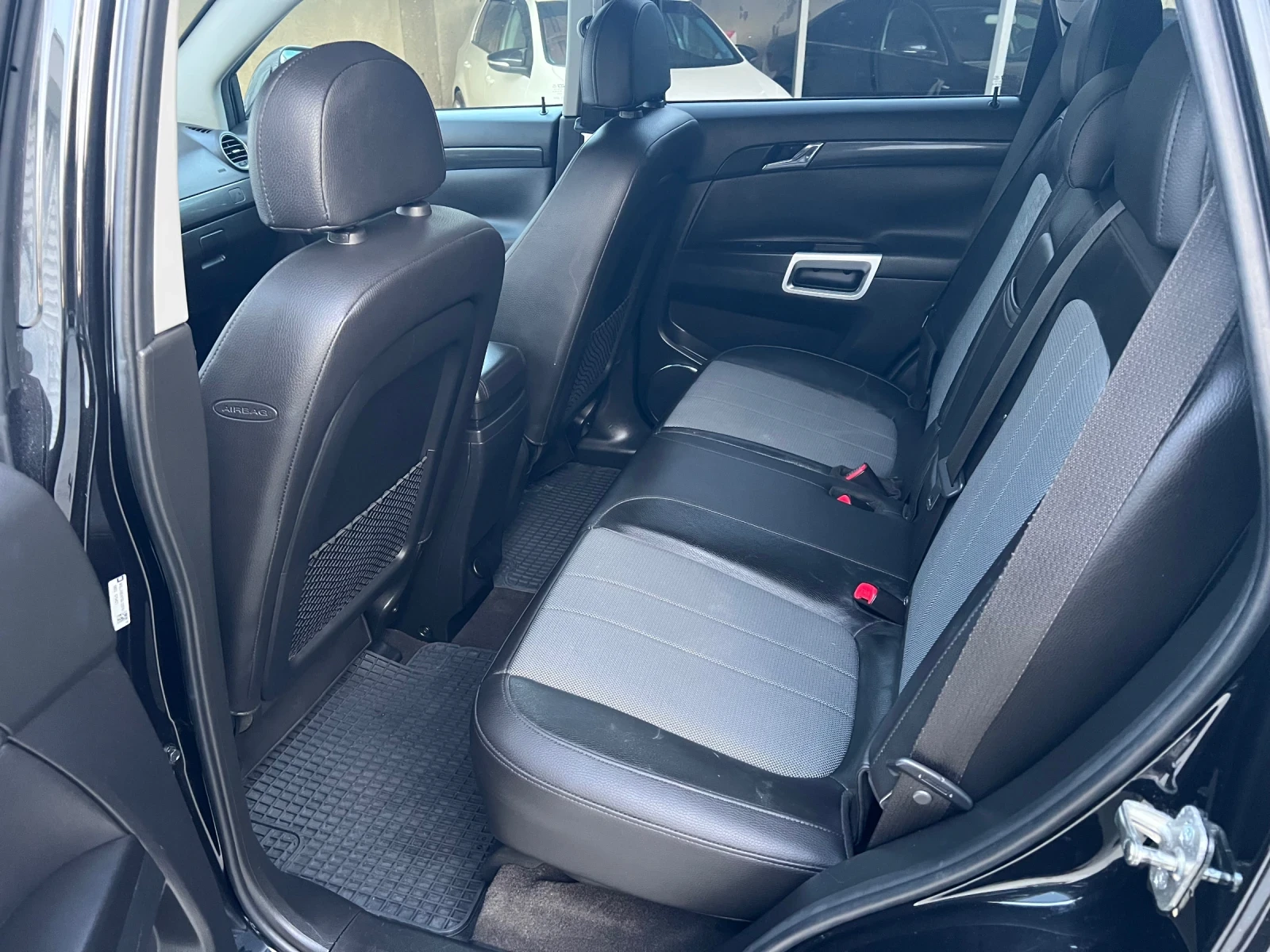 Opel Antara 2.2cdti Facelift, снимка 10 - Автомобили и джипове - 55595786