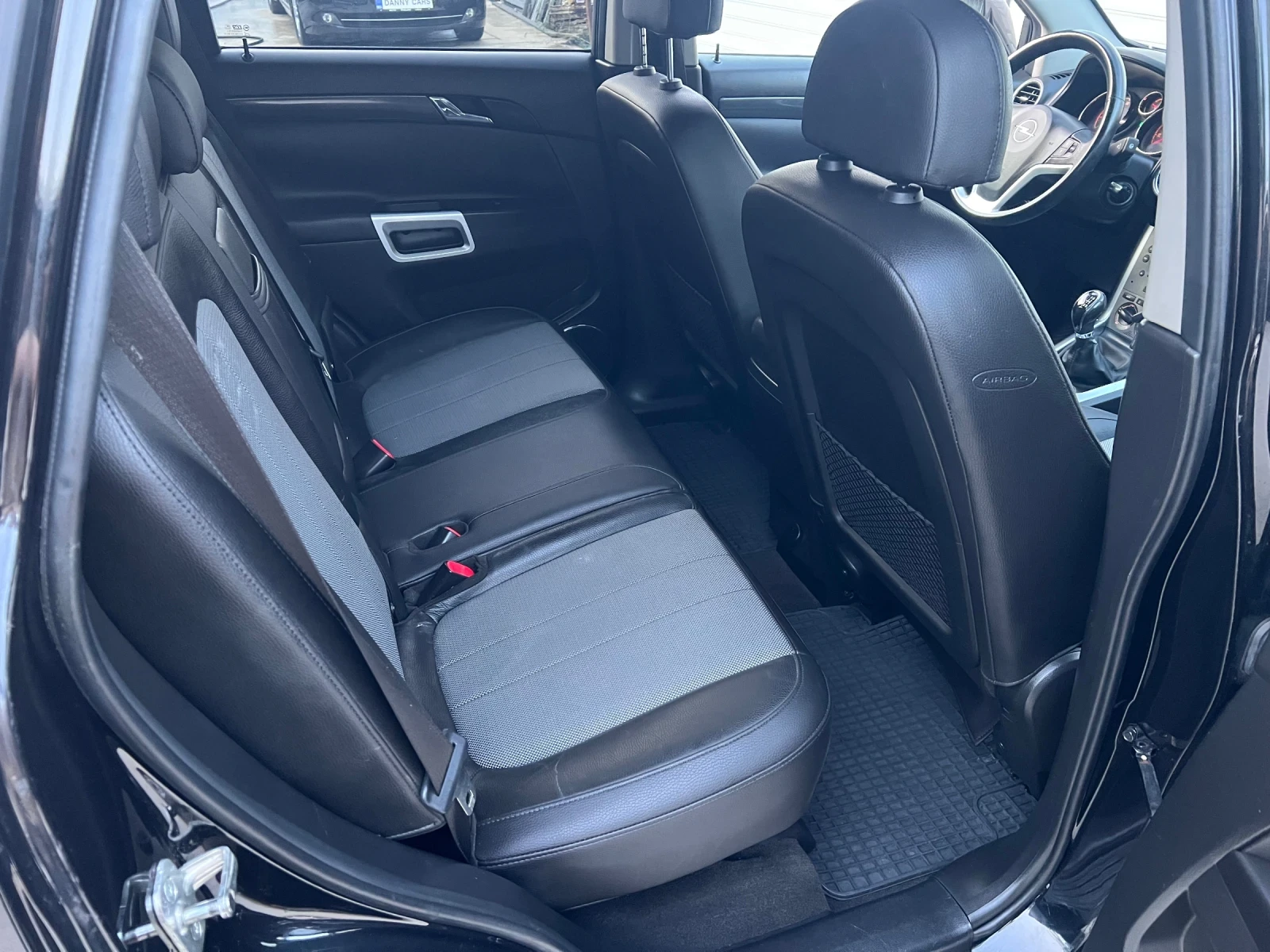 Opel Antara 2.2cdti Facelift, снимка 12 - Автомобили и джипове - 55595786