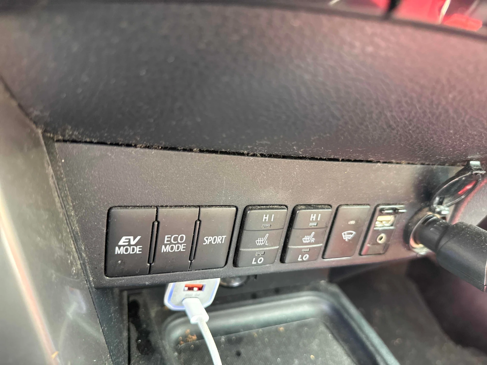 Toyota Rav4 Hybrid Limited | CARFAX | АВТОКРЕДИТ , снимка 11 - Автомобили и джипове - 55982807
