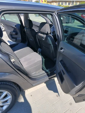 Opel Astra стейшън вагон, снимка 13