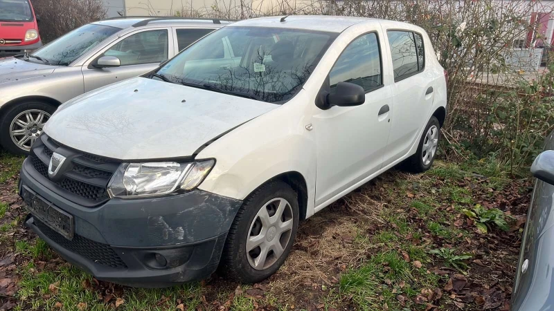 Dacia Sandero, снимка 1 - Автомобили и джипове - 47175333