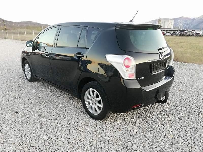 Toyota Verso 1.8I klima navi, снимка 4 - Автомобили и джипове - 49558354