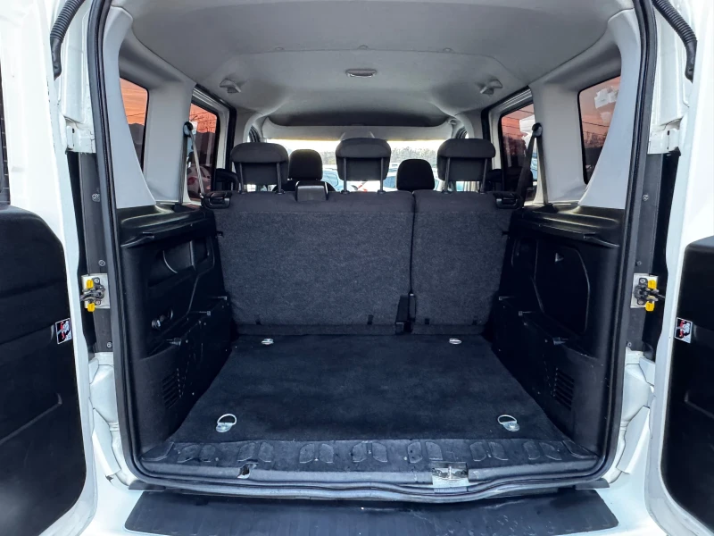 Fiat Doblo 1.6mjet ИТАЛИЯ, снимка 12 - Автомобили и джипове - 52529373
