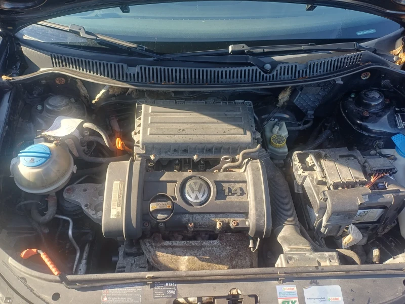 VW Polo 1.4БЕНЗИН КЛИМА ТОП ОФЕРТА, снимка 17 - Автомобили и джипове - 52847115