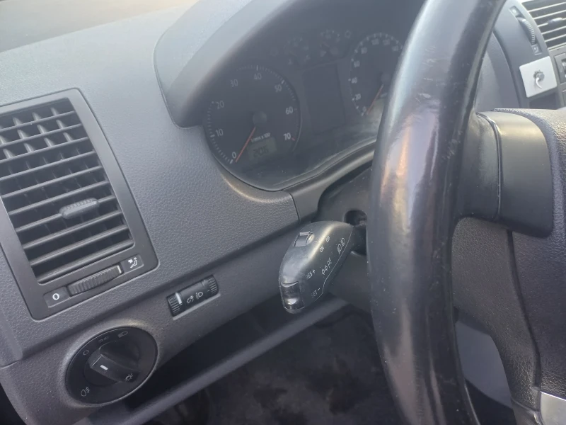 VW Polo 1.4БЕНЗИН КЛИМА ТОП ОФЕРТА, снимка 16 - Автомобили и джипове - 52847115