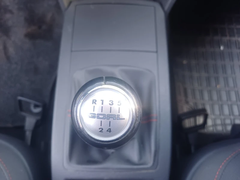 VW Polo 1.4БЕНЗИН КЛИМА ТОП ОФЕРТА, снимка 13 - Автомобили и джипове - 52847115