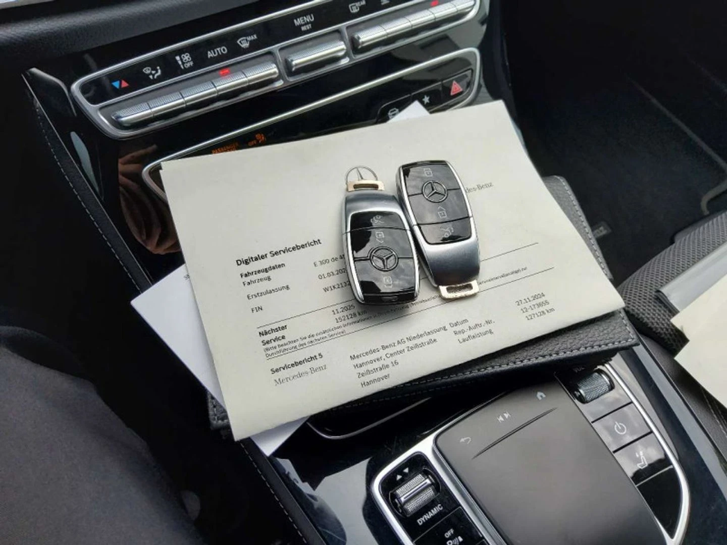 Mercedes-Benz E 300 300de Avantgarde 4Matic - изображение 9