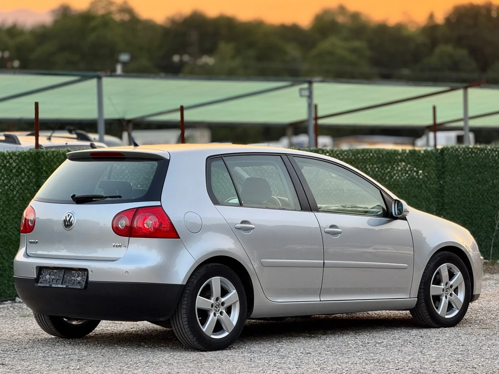 VW Golf 1.9TDi КЛИМАТРОНИК - изображение 7