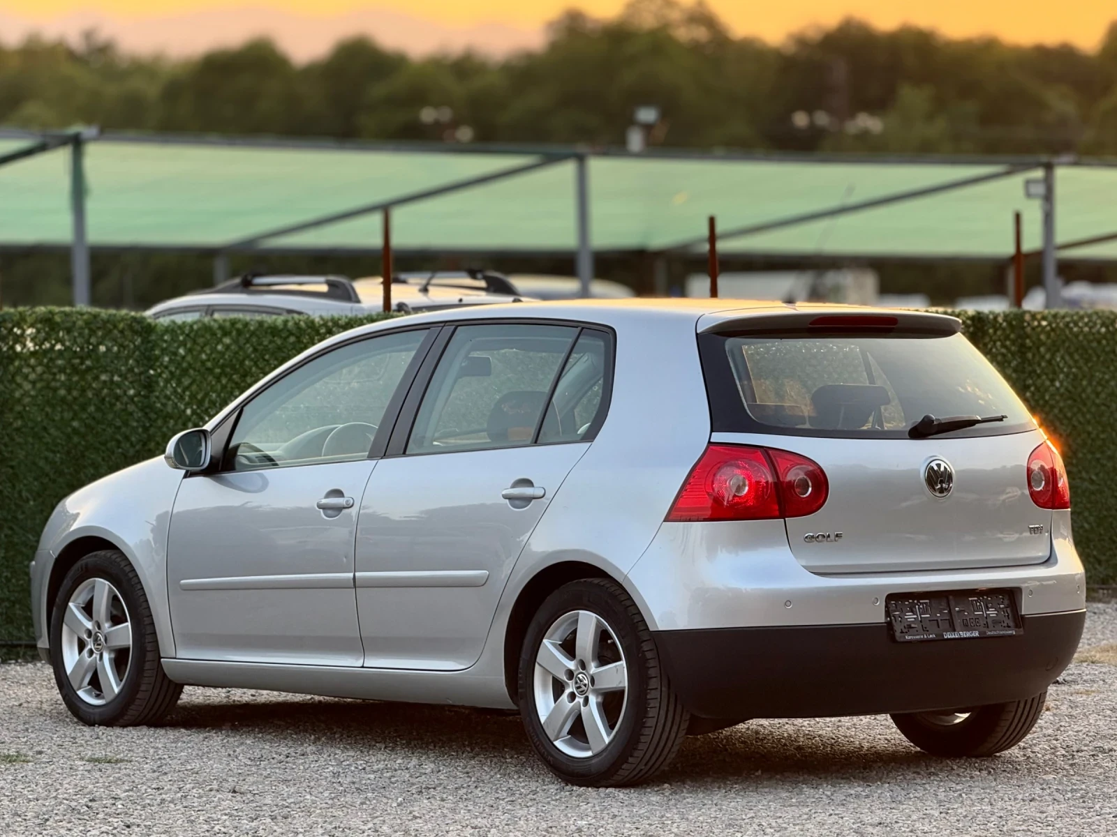 VW Golf 1.9TDi КЛИМАТРОНИК - изображение 5