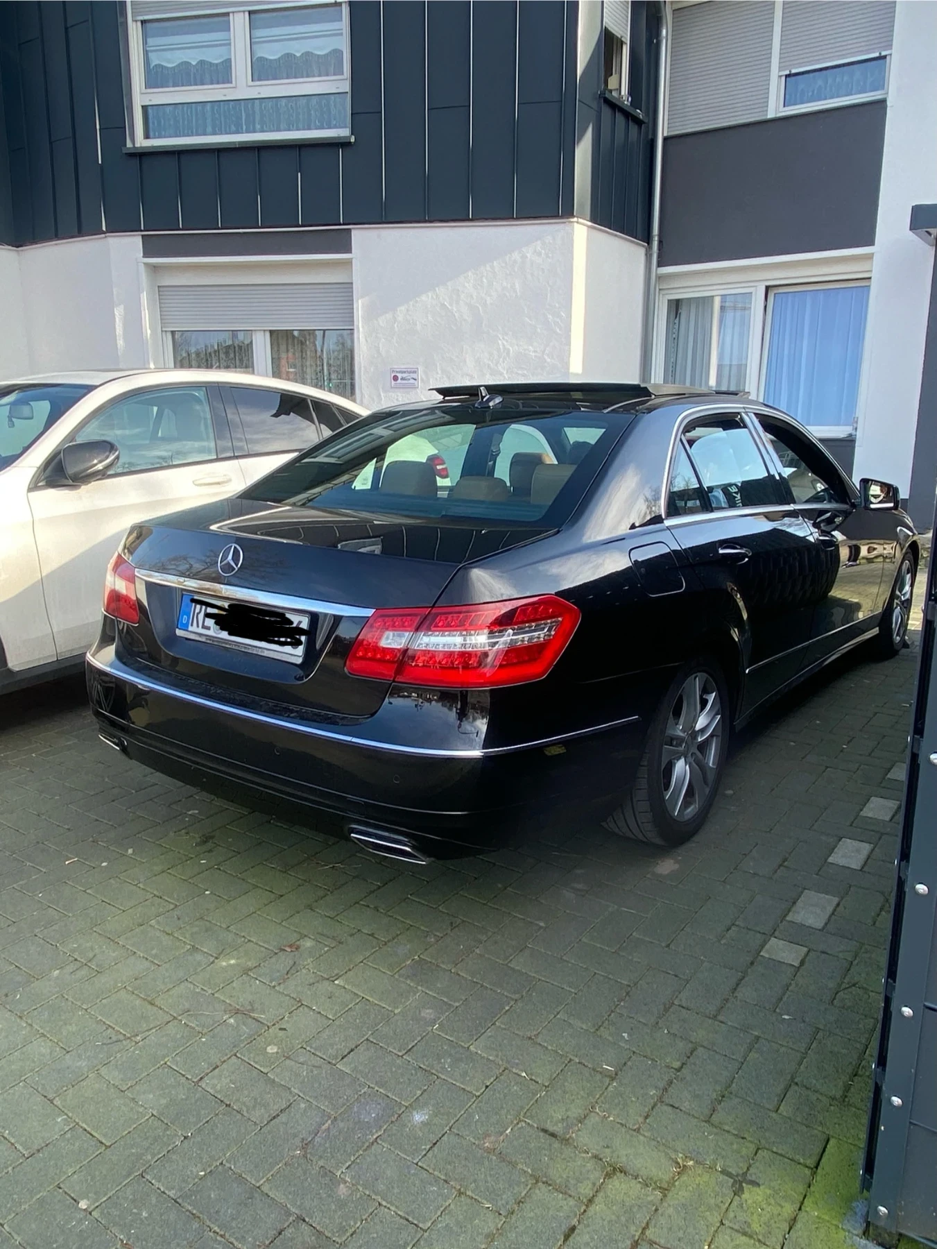 Mercedes-Benz E 220  - изображение 2