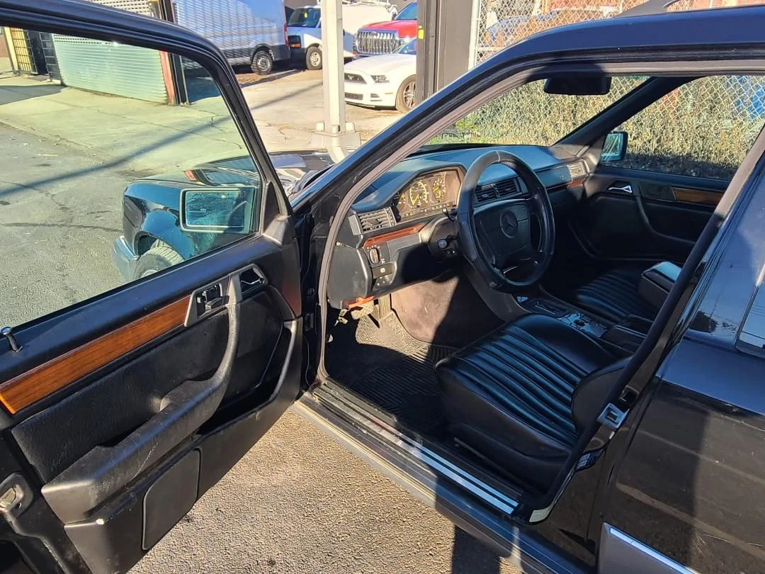 Mercedes-Benz 124  - изображение 6