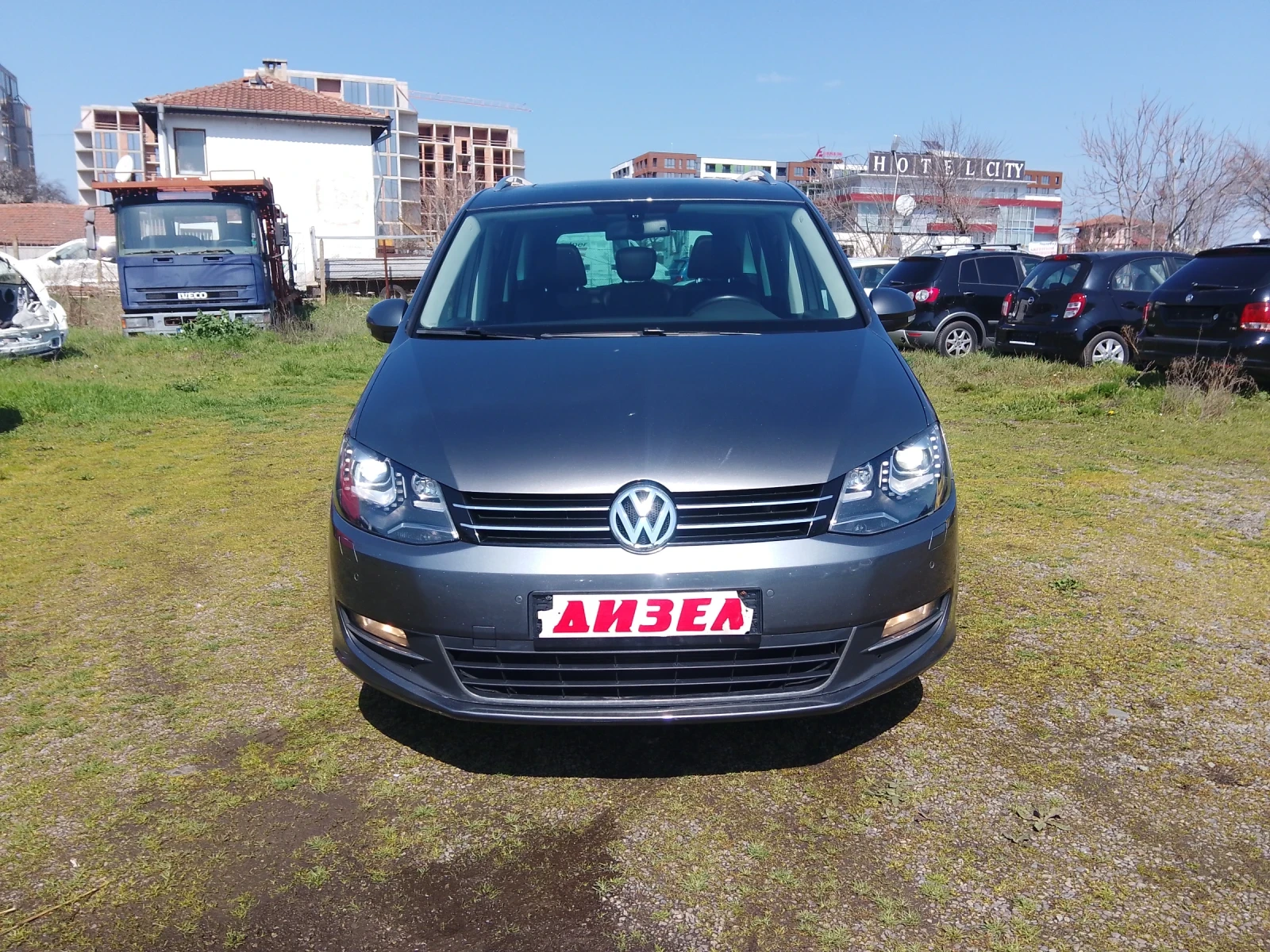 VW Sharan 2.0TDI-4MOTION-PANORAMA-КОЖА-КЛИМАТРОНИК-, снимка 2 - Автомобили и джипове - 53977091