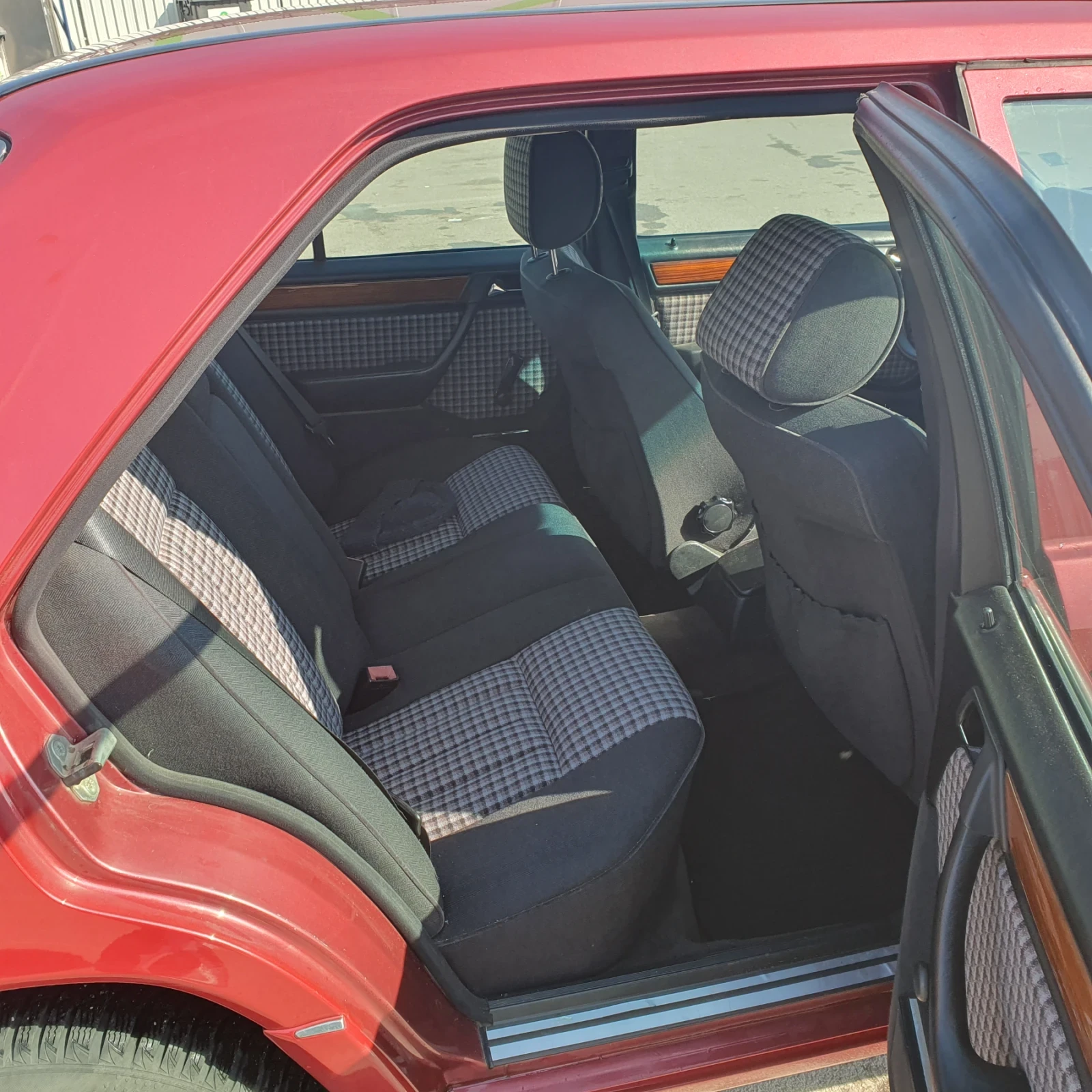 Mercedes-Benz E 250, снимка 7 - Автомобили и джипове - 54095993