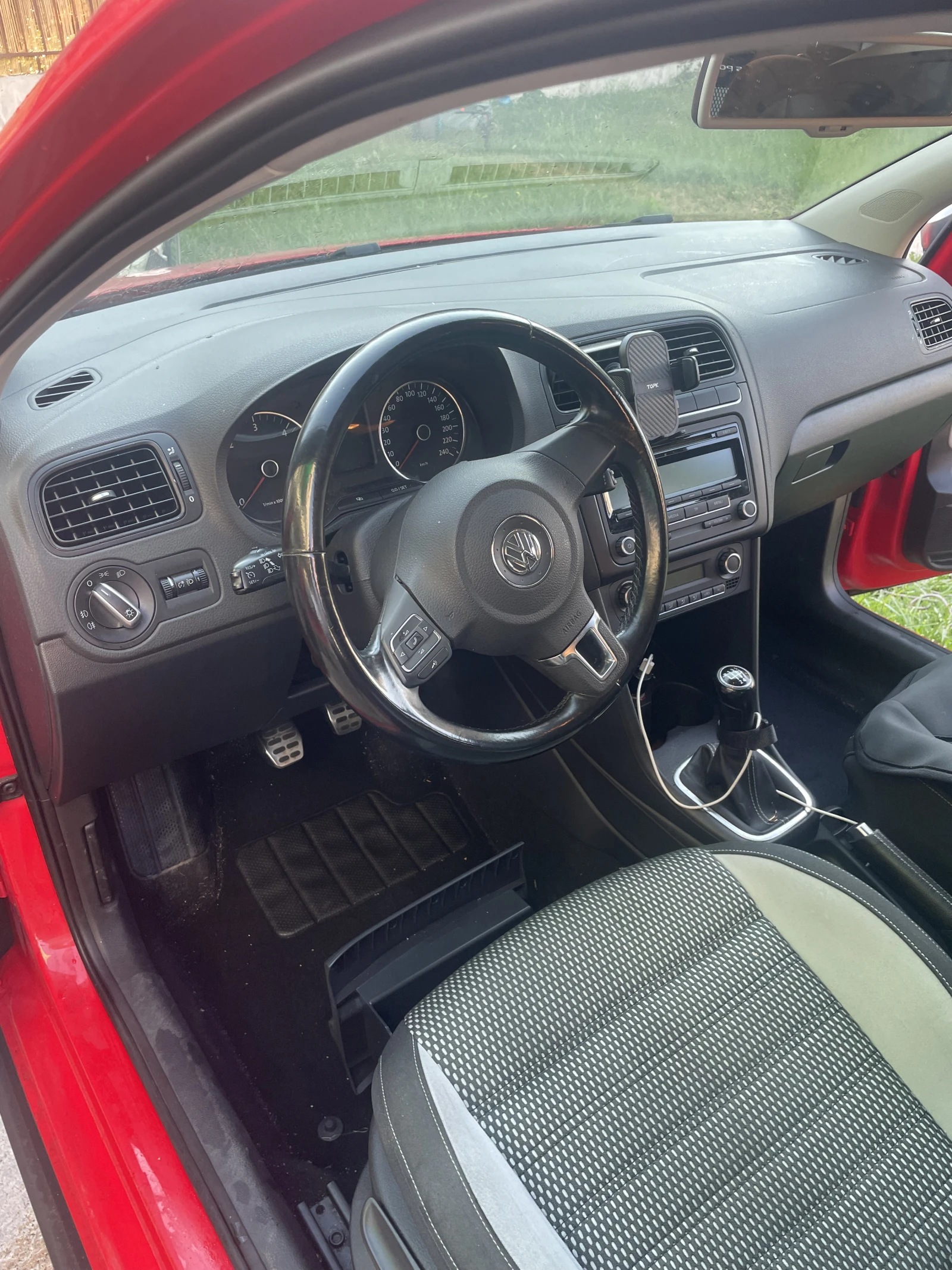 VW Polo 1.6tdi cross, снимка 12 - Автомобили и джипове - 54346212