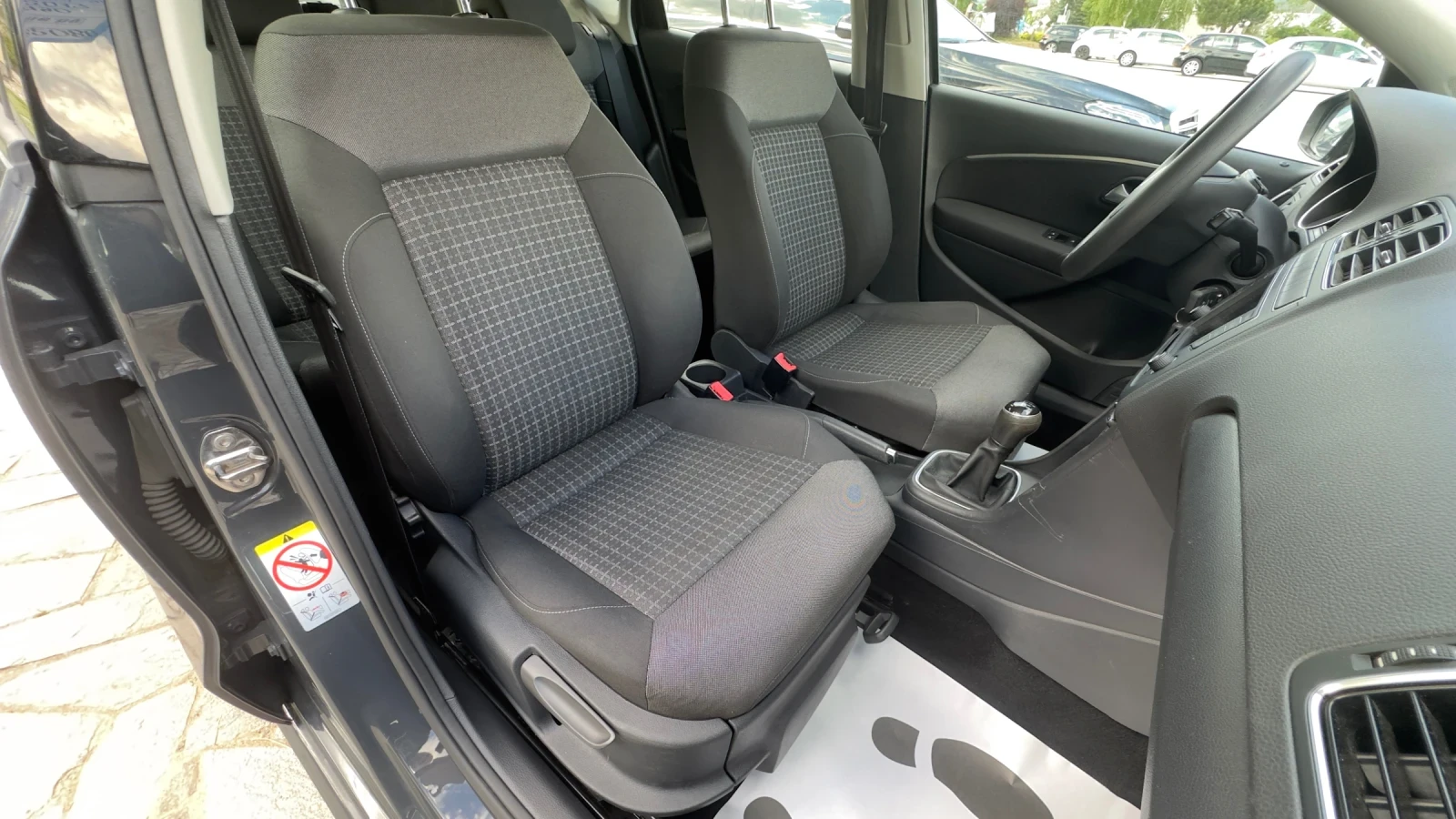 VW Polo 1.4TDI 90hp Euro 6b, снимка 12 - Автомобили и джипове - 54533456