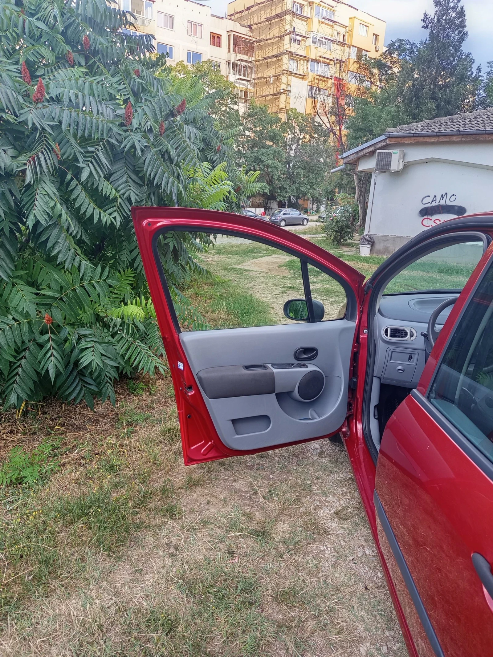 Renault Modus 1.2i, снимка 7 - Автомобили и джипове - 55225098