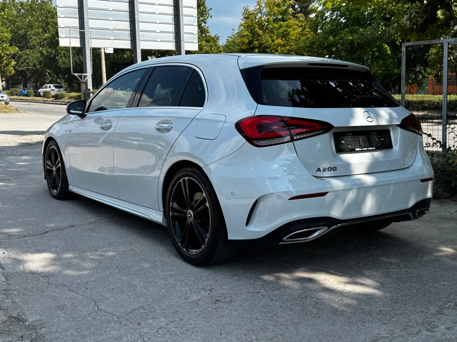 Mercedes-Benz A 200 AMG Line, снимка 4 - Автомобили и джипове - 55587536