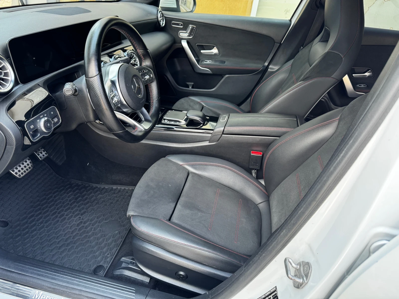 Mercedes-Benz A 200 AMG Line, снимка 7 - Автомобили и джипове - 55587536