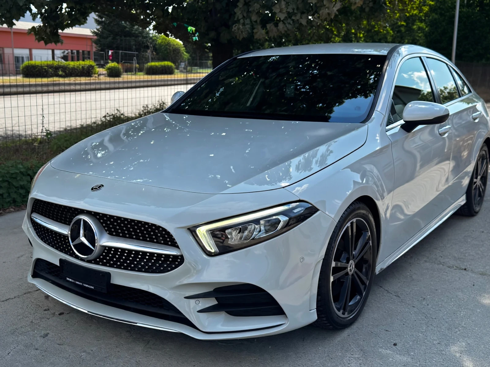 Mercedes-Benz A 200 AMG Line, снимка 3 - Автомобили и джипове - 56088730