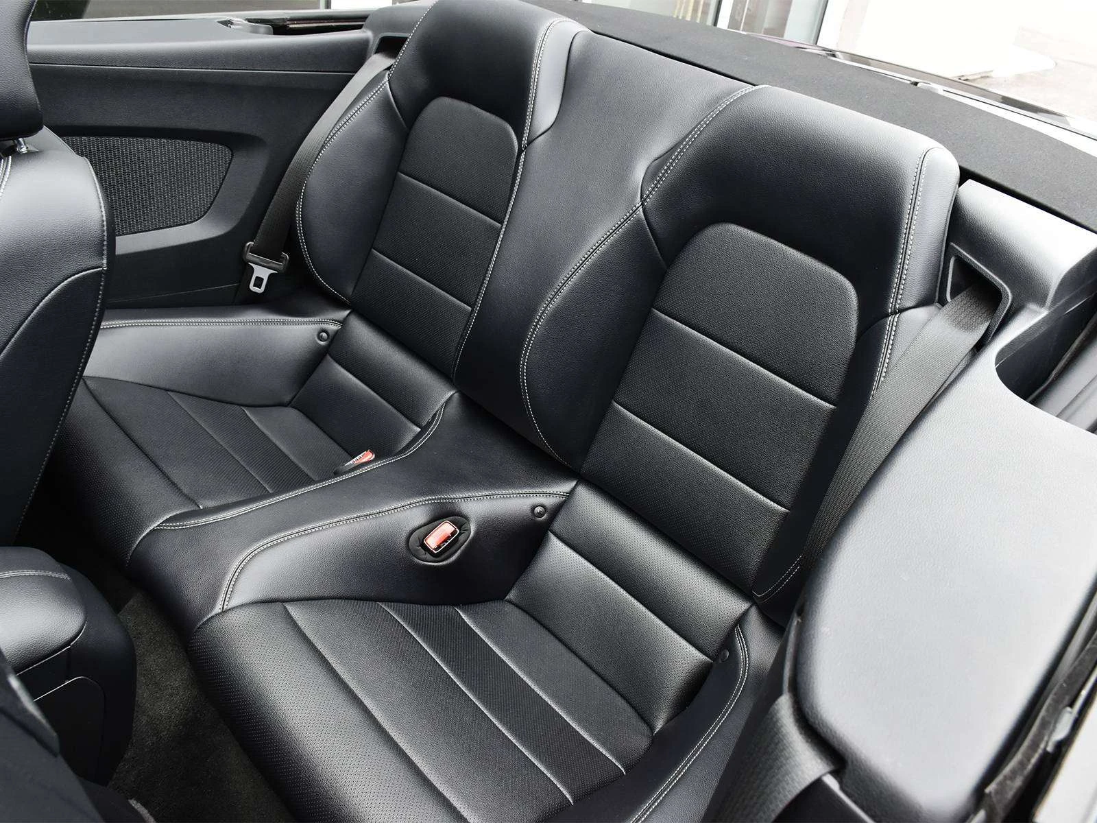 Ford Mustang Малко км / Кабрио / ЦЕНА до БГ, снимка 11 - Автомобили и джипове - 55770080