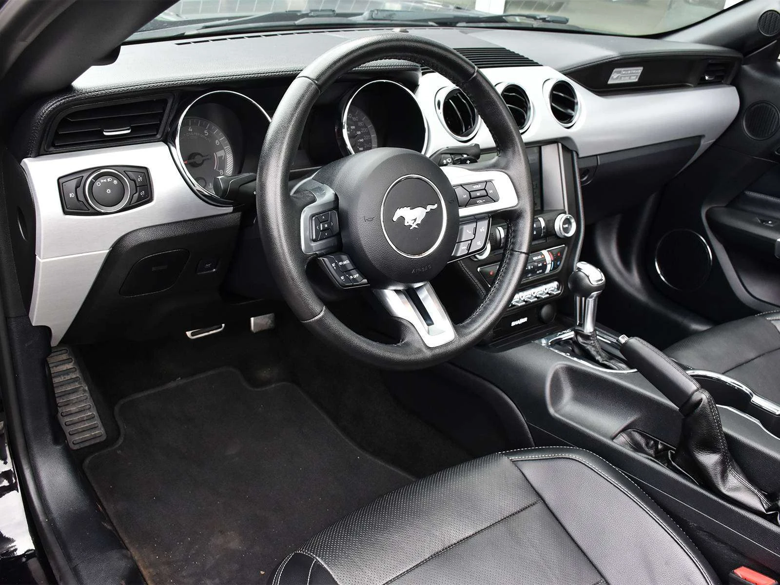 Ford Mustang Малко км / Кабрио / ЦЕНА до БГ, снимка 7 - Автомобили и джипове - 55770080