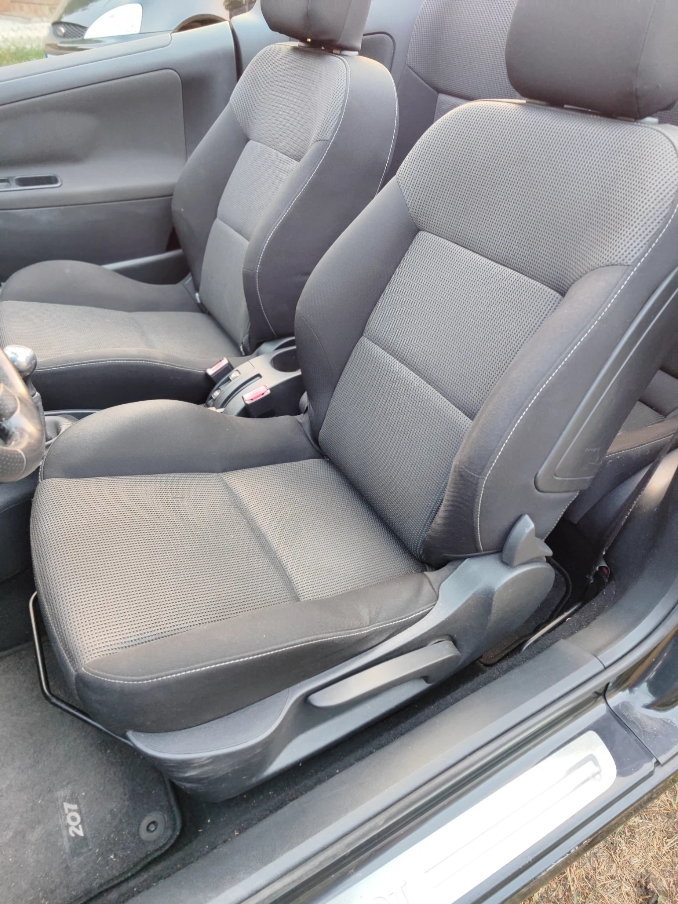 Peugeot 207 1.6 , снимка 9 - Автомобили и джипове - 55781319