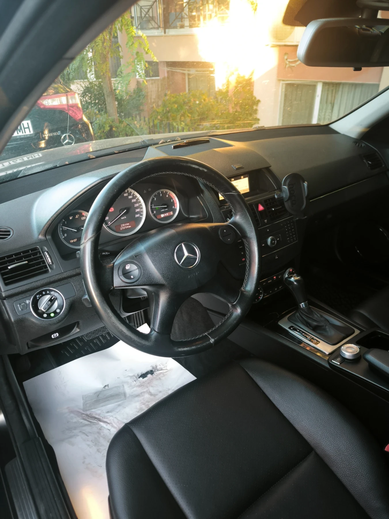 Mercedes-Benz C 200, снимка 10 - Автомобили и джипове - 56435474