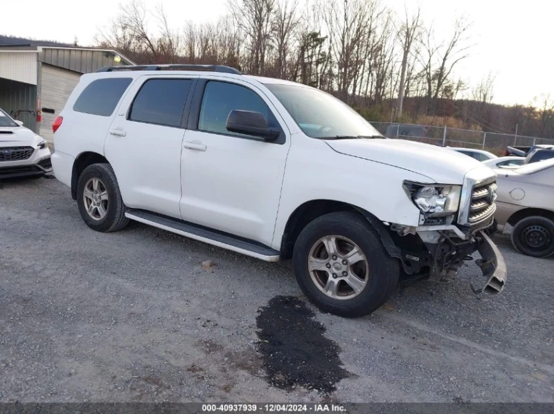 Toyota Sequoia SR5 5.7L V8, снимка 7 - Автомобили и джипове - 48375543