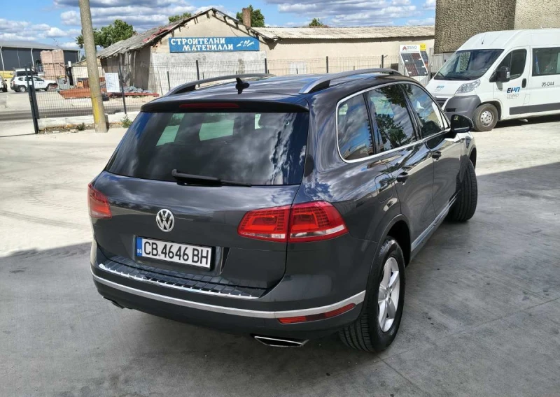 VW Touareg, снимка 2 - Автомобили и джипове - 52082829