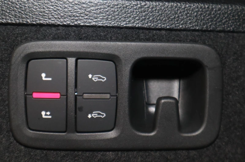 Audi Q7 45TDI* S-LINE* HEAD-UP* DISTR* MEMORY* 360CAM* , снимка 11 - Автомобили и джипове - 52733821