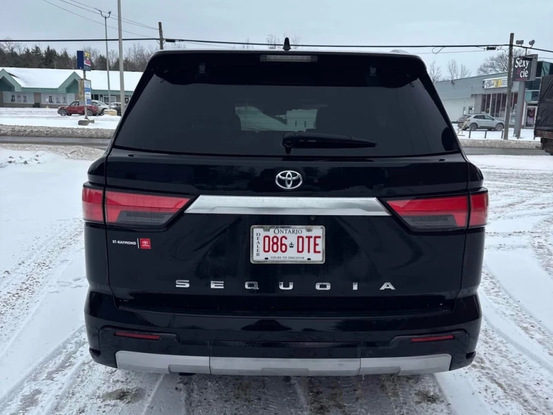 Toyota Sequoia * CAPSTONE * CARFAX * БЕЗ ПЪРВОНАЧАЛНА ВНОСКА, снимка 4 - Автомобили и джипове - 53024026