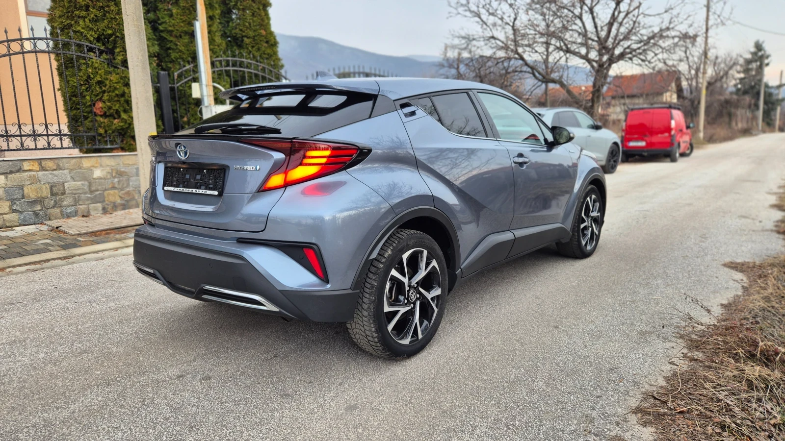 Toyota C-HR 2.0 hybrid  - изображение 4