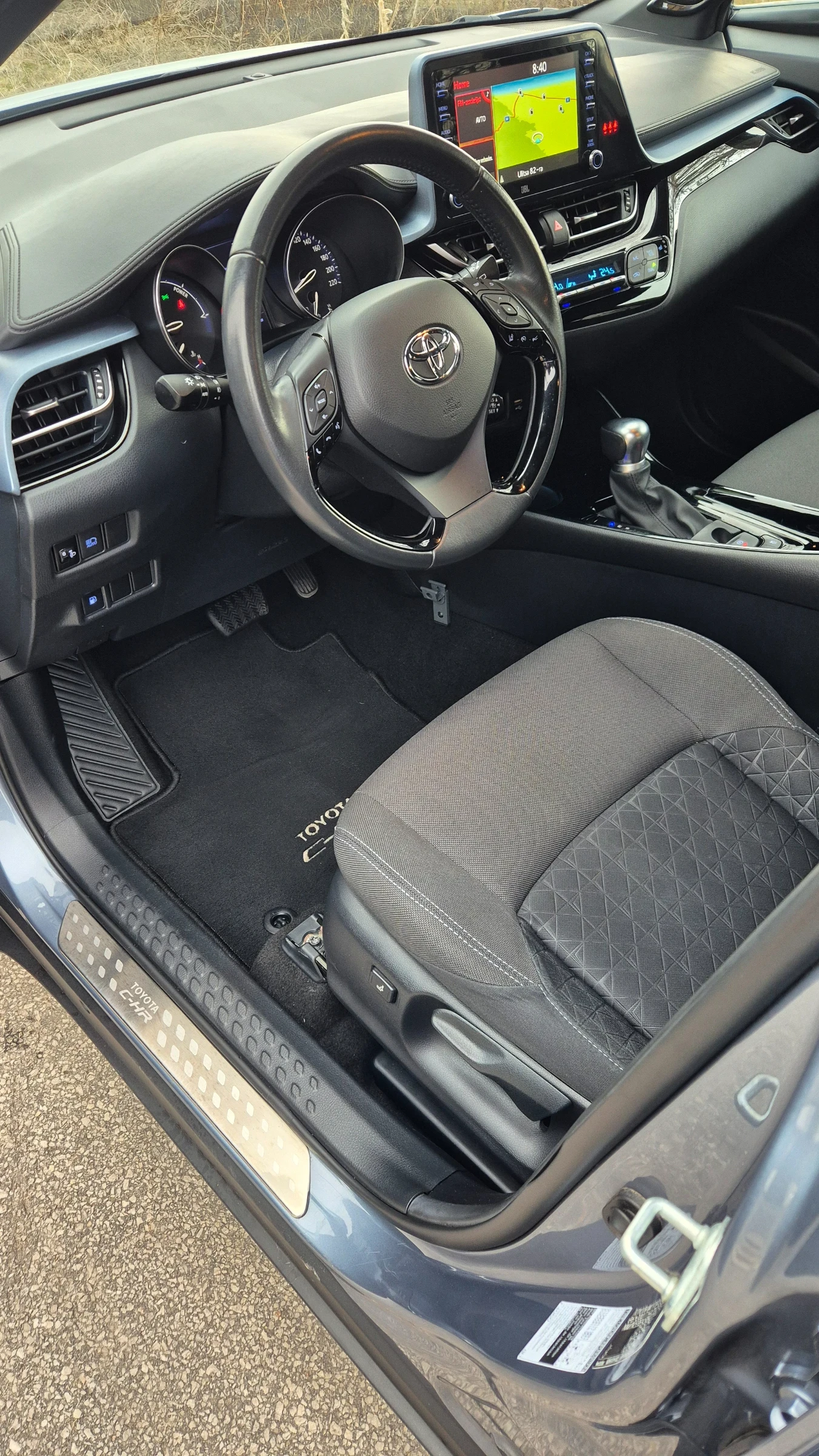 Toyota C-HR !/2.0 hybrid  | Mobile.bg   13