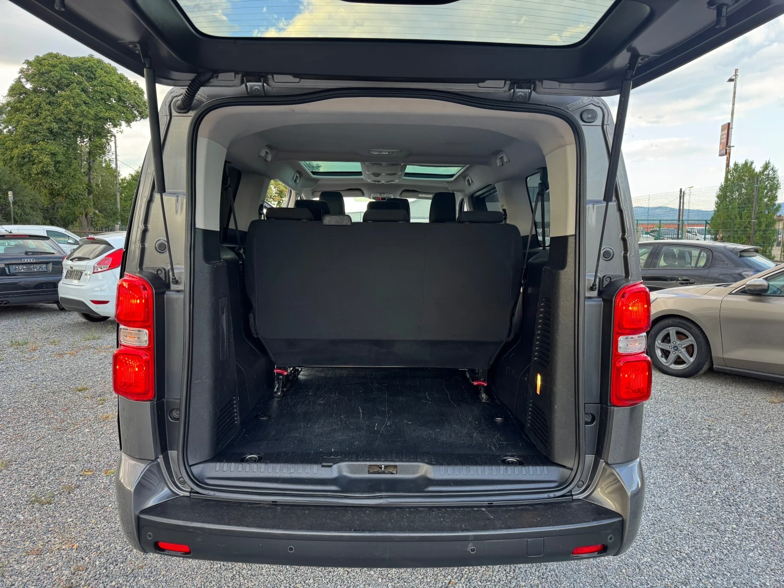 Citroen Spacetourer 2.0HDI MAXI! 9 seats!!Full! Navi! Pano!Keyless!! | Mobile.bg   17