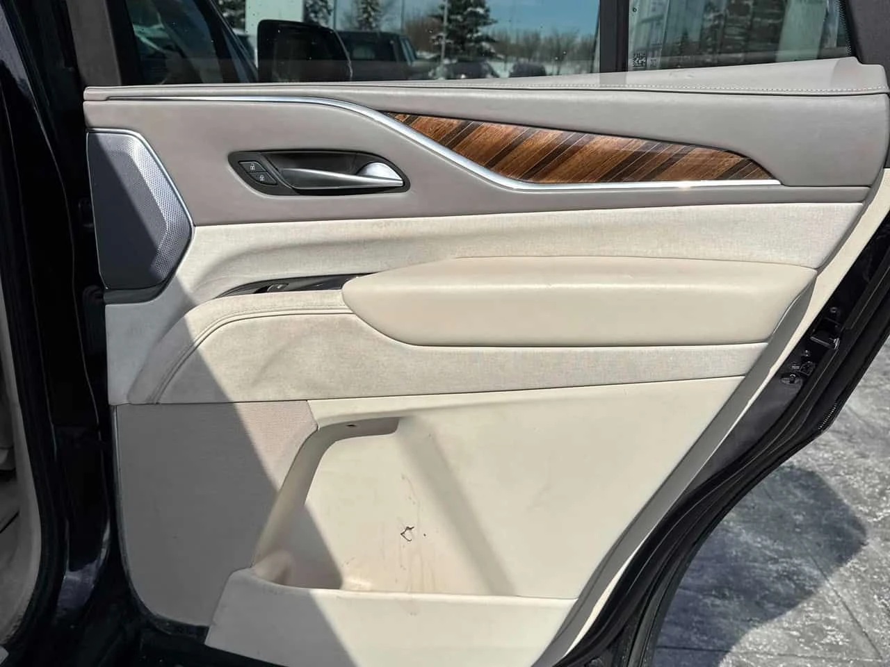 Cadillac Escalade Sport Platinum/ПАНОРАМА/ВТОРИ ГУМИ/ТАБЛЕТИ, снимка 14 - Автомобили и джипове - 53998825