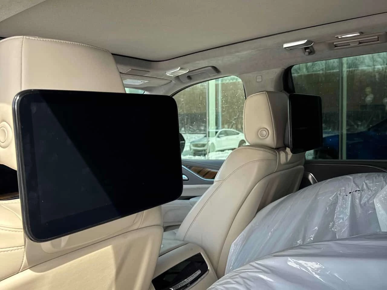 Cadillac Escalade Sport Platinum/ПАНОРАМА/ВТОРИ ГУМИ/ТАБЛЕТИ, снимка 12 - Автомобили и джипове - 53998825