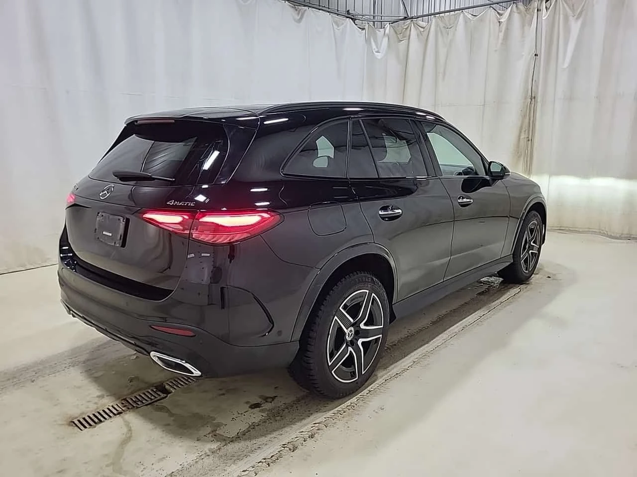 Mercedes-Benz GLC 300 ПАНОРАМА/360/AMBIENT/ЛИЦЕНЗИРАН ПРОДАВАЧ, снимка 4 - Автомобили и джипове - 54093502